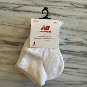 New Balance Lifestyle White Ruffle Quarter Socks